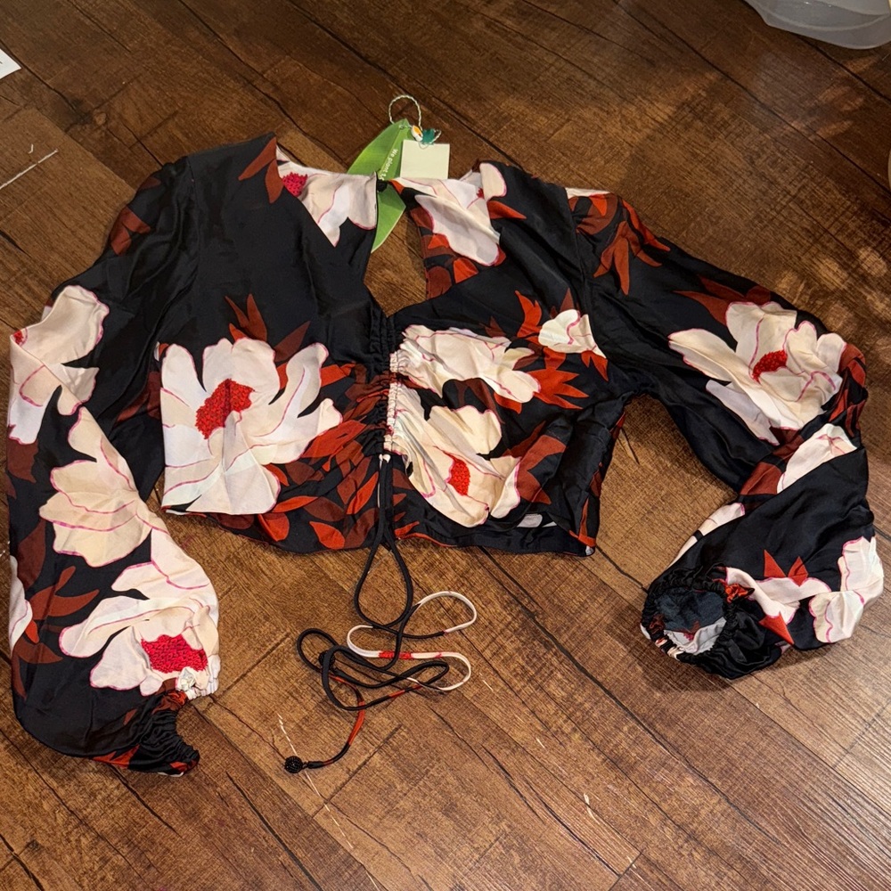 FARM Rio Black Floral Crop Top